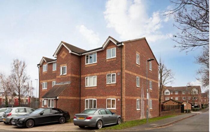 1 Bedroom Flat To Rent In Greenslade Road, Barking, Greater London, IG11