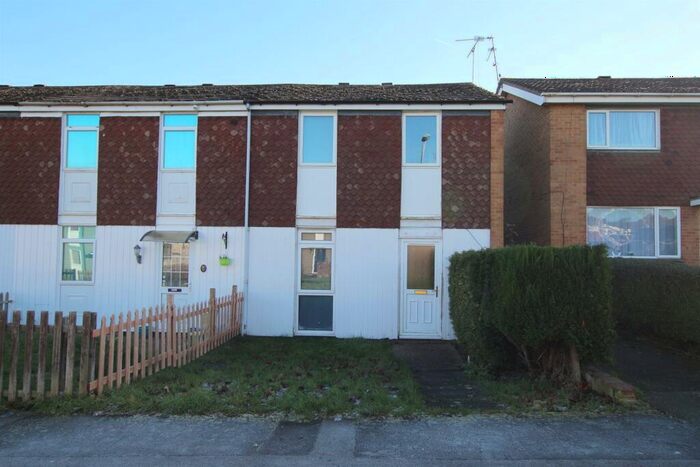 4 Bedroom Terraced House To Rent In The Briars, Northampton, NN4