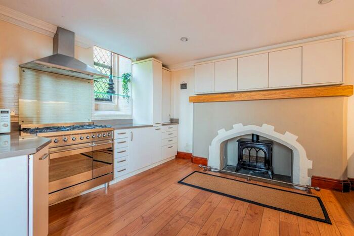 2 Bedroom Apartment To Rent In Cefn Mably Park, Michaelston-Y-Fedw, CF3