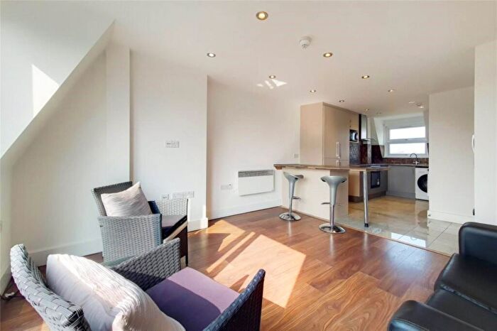 2 Bedroom Flat To Rent In Quex Road, West Hampstead, London, NW6