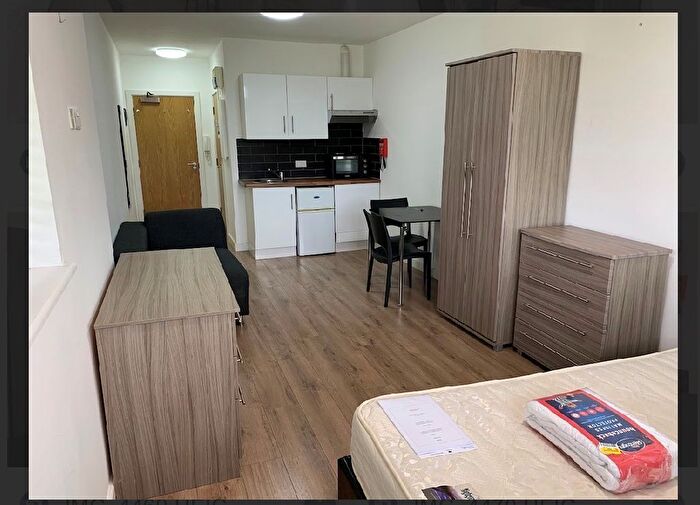 Studio To Rent In Burnside Road, Chadwell Heath, RM8