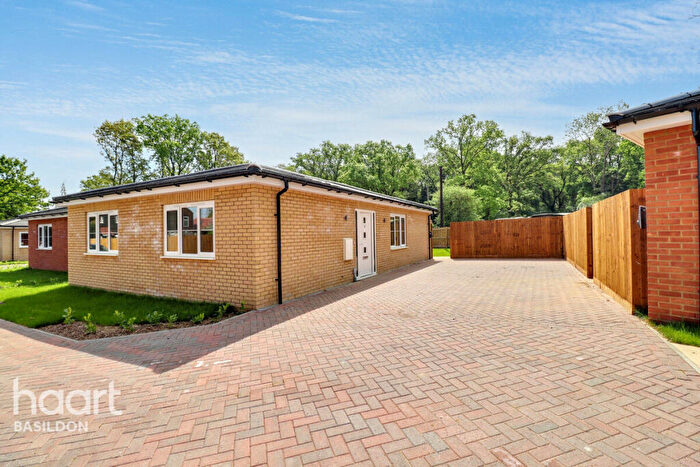 2 Bedroom Detached Bungalow For Sale In Gardeners Mews, Gardiners Lane, Billericay, CM11