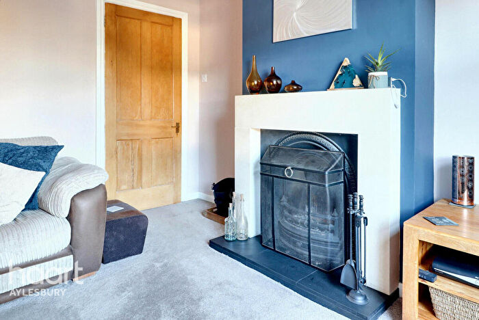 4 Bedroom Detached House For Sale In Main Street, Aylesbury, HP18