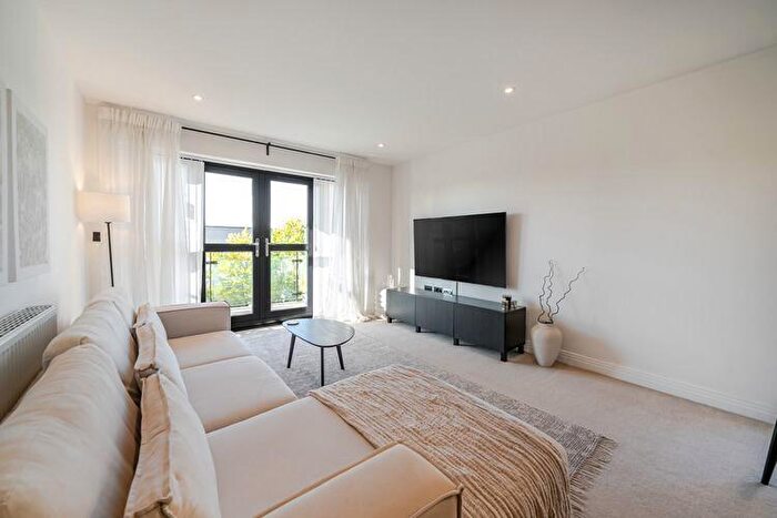 2 Bedroom Flat For Sale In Woolworth House, Welwyn Garden City, Hertfordshire, AL7