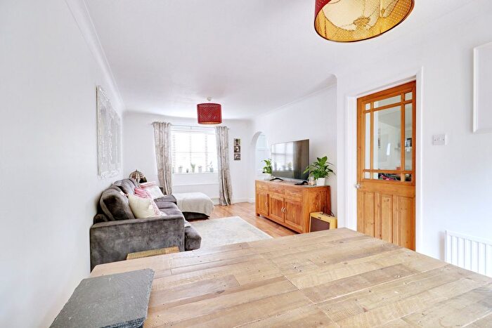 3 Bedroom Terraced House For Sale In Church Hollow, Purfleet-On-Thames, RM19