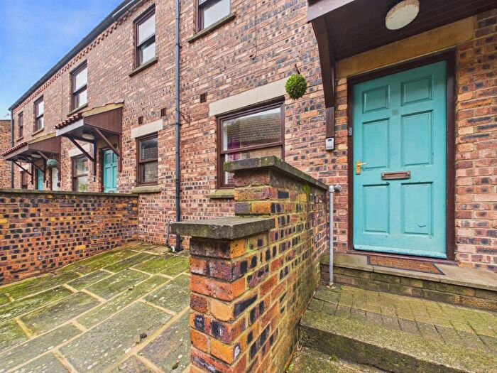 2 Bedroom Flat For Sale In Waterloo Place, Whitby, YO21