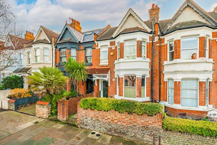 2 Bedroom Flat For Sale In Bramston Road, Kensal Rise, NW10