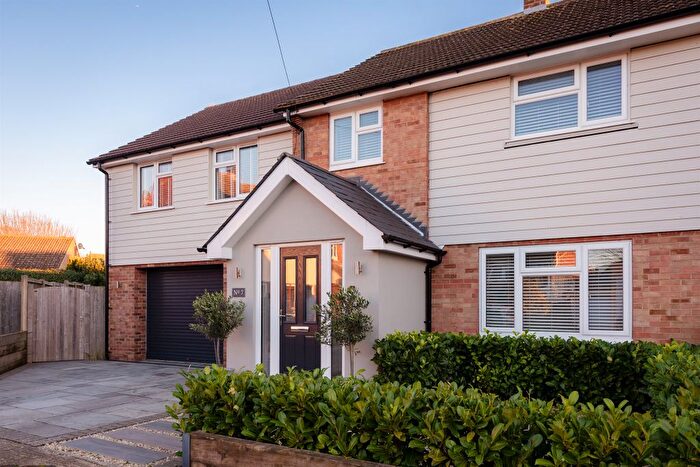 4 Bedroom Semi-Detached House For Sale In Chilton Gardens, Ash, Canterbury, CT3