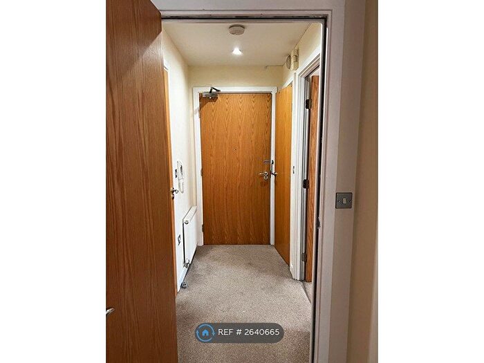 1 Bedroom Flat To Rent In Rose Court, Solihull, B90
