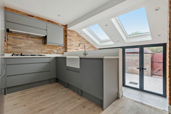4 Bedroom Town House To Rent In Brunswick Quay, London SE16