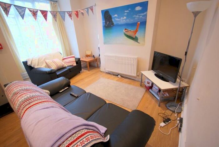 4 Bedroom Terraced House To Rent In Lucas Street, Woodhouse, Leeds, LS6