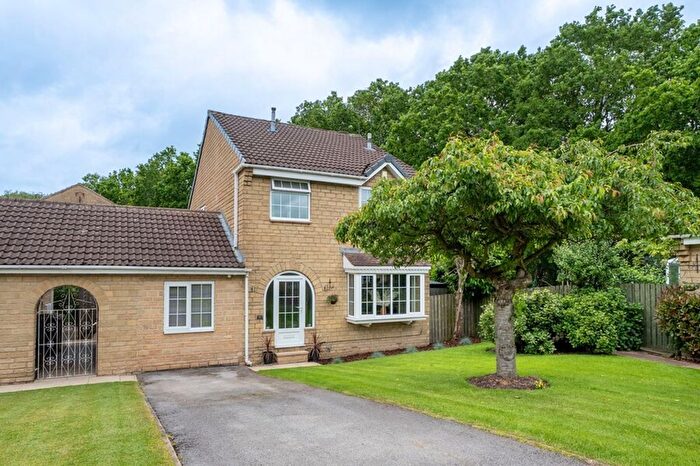 4 Bedroom Detached House For Sale In Oakdene Gardens, Leeds, LS17
