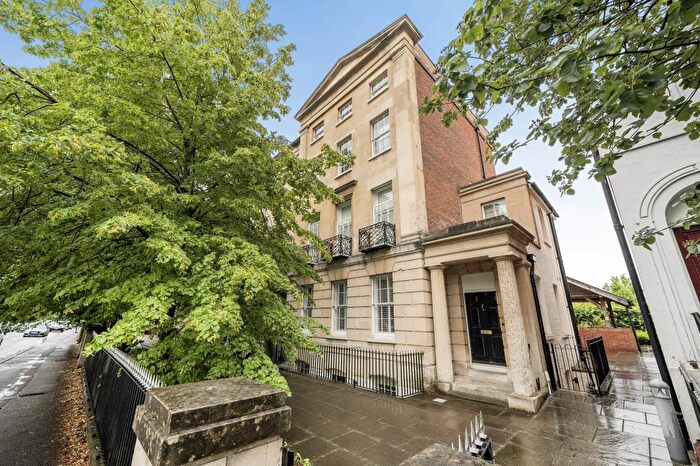 2 Bedroom Flat For Sale In London Road, Reading, RG1