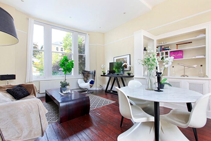 1 Bedroom Flat To Rent In Macaulay Road, Clapham, London, SW4