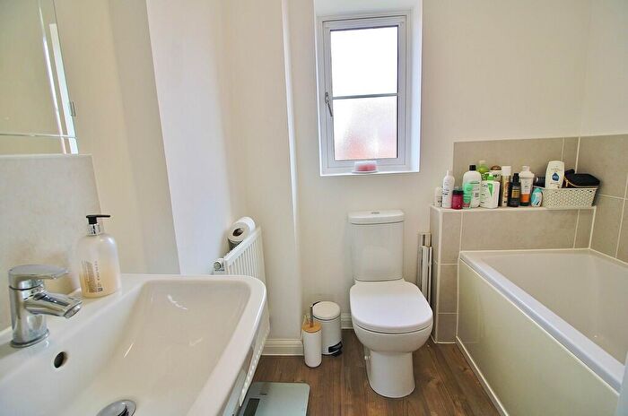 4 Bedroom Detached House For Sale In Cornflower Gardens, Clanfield, PO8
