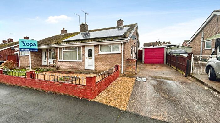 2 Bedroom Semi-Detached Bungalow For Sale In Bradbury Avenue, Lincoln, LN5