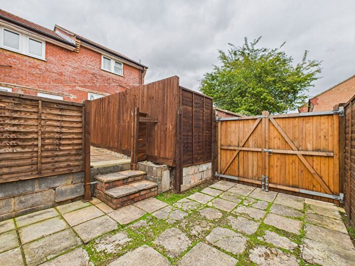 2 Bedroom Terraced House For Sale In Biddiscombe Close, Bridgwater, TA6