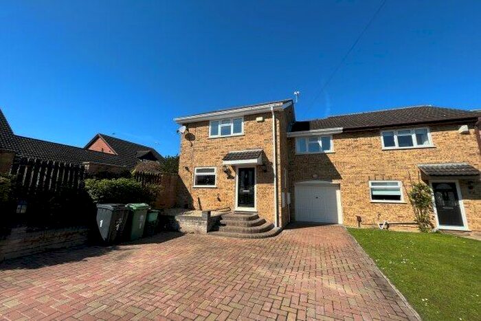 3 Bedroom Property To Rent In Claridge Close, Gloucester, GL4