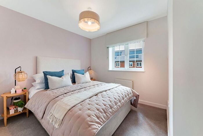 3 Bedroom Detached House For Sale In Pear Tree Orchard, Sittingbourne, ME10