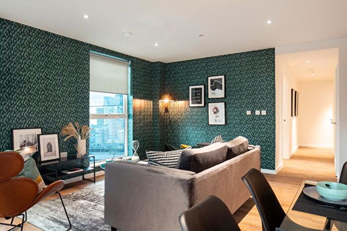 3 Bedroom Apartment To Rent In Silvertown Way, London, E16