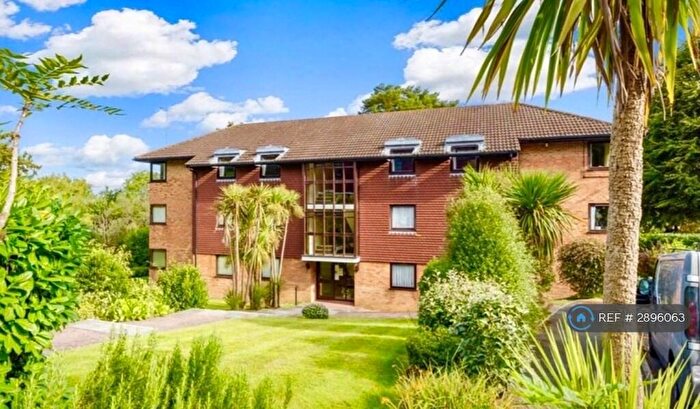 2 Bedroom Flat To Rent In Pine Trees Court, Hassocks, BN6