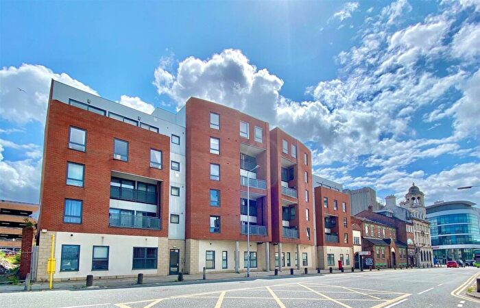 2 Bedroom Apartment To Rent In E Moss Street, City Centre, L6