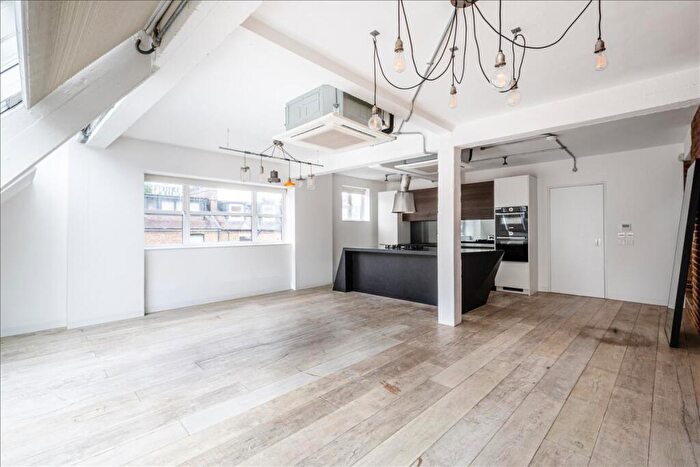 3 Bedroom Apartment For Sale In Temple Works, Hackney, E8 - Photo 2