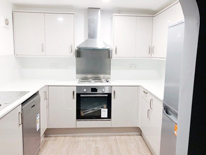 4 Bedroom Semi-Detached House To Rent In Northville Road, Bristol, BS7