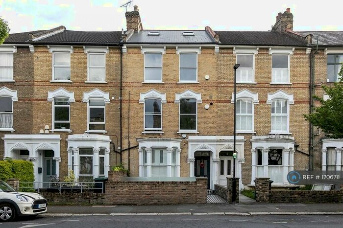 2 Bedroom Flat To Rent In Lancaster Road, London, N4