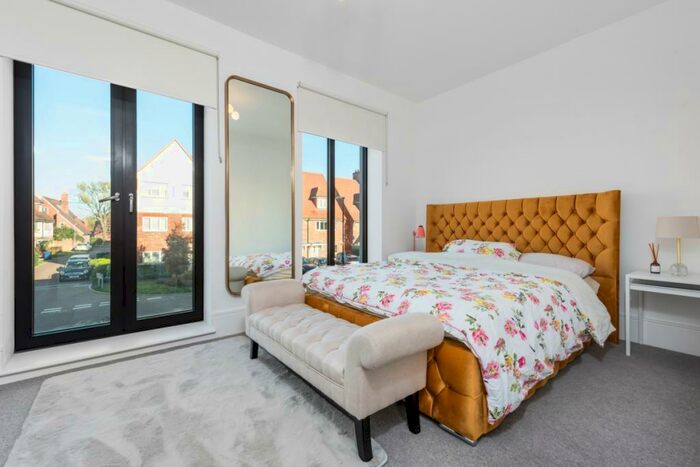 3 Bedroom Town House To Rent In Henry Darlot Drive London, NW7