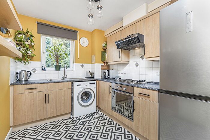 2 Bedroom Flat For Sale In Copers Cope Road, Beckenham, BR3