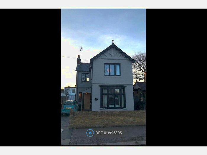 3 Bedroom Detached House To Rent In Station Road, Leigh-On-Sea, SS9