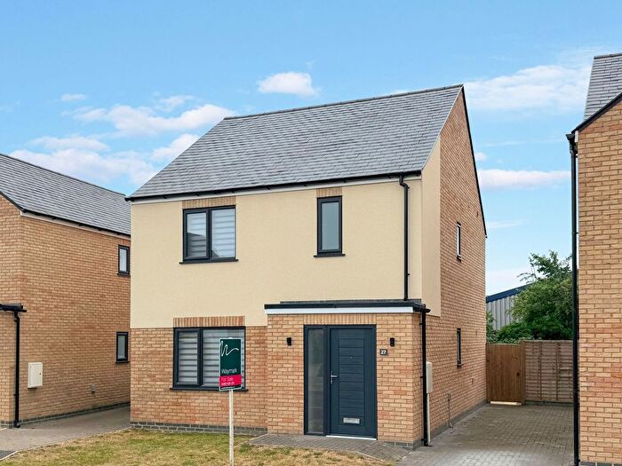 3 Bedroom Detached House For Sale In Volunteer Way, Faringdon, SN7