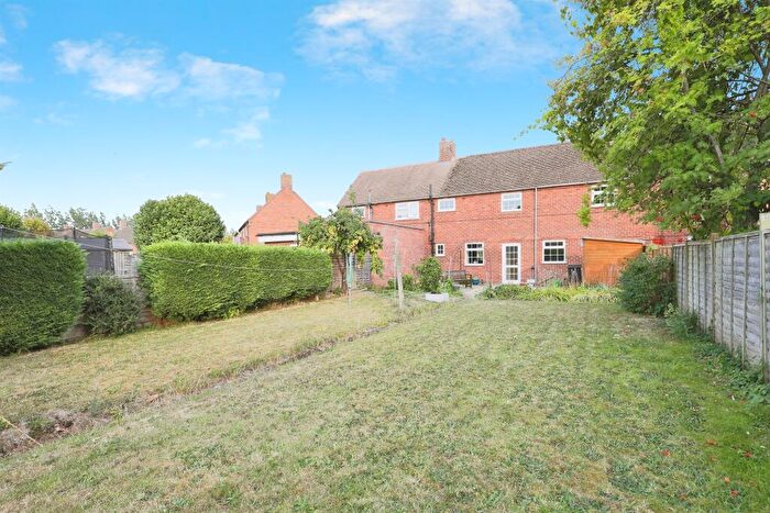 3 Bedroom Terraced House For Sale In Mordaunt Road, Wellesbourne, Warwick, CV35