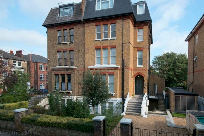 Flat To Rent In The Gardens East Dulwich, SE22