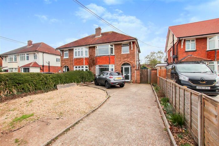 3 Bedroom Semi-Detached House To Rent In Botley Road, Southampton, SO19