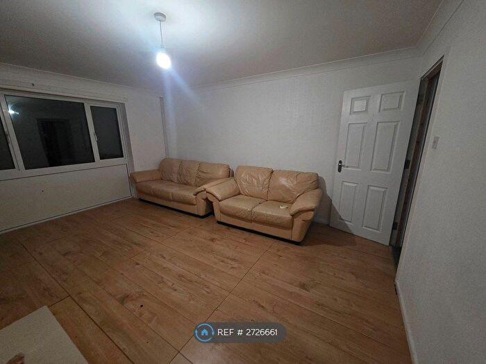 4 Bedroom Terraced House To Rent In Methersgate, Basildon, SS14