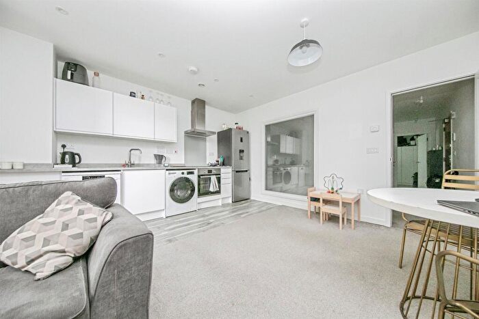 2 Bedroom Flat For Sale In Main Road, Harwich, CO12