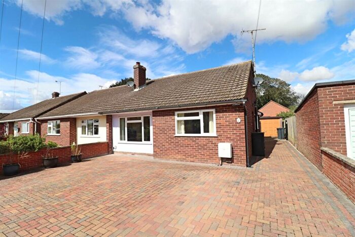 2 Bedroom Semi-Detached Bungalow For Sale In Haytor Close, Braintree, CM7