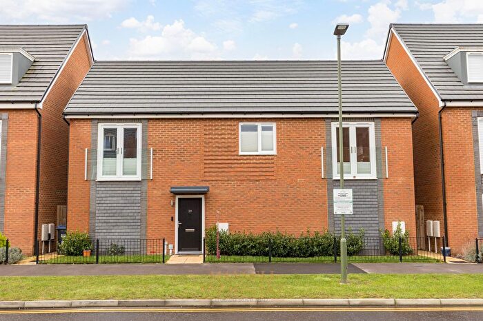 2 Bedroom Detached House For Sale In Worsell Drive, Copthorne, RH10