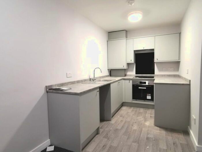 1 Bedroom Flat To Rent In Vale Crescent, Knottingley, WF11