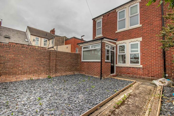 3 Bedroom End Of Terrace House To Rent In West Avenue, Forest Hall, Newcastle Upon Tyne, Tyne And Wear, NE12