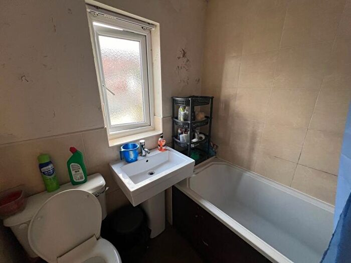 4 Bedroom Terraced House To Rent In Kelso Gardens, Hyde Park, Leeds, LS2
