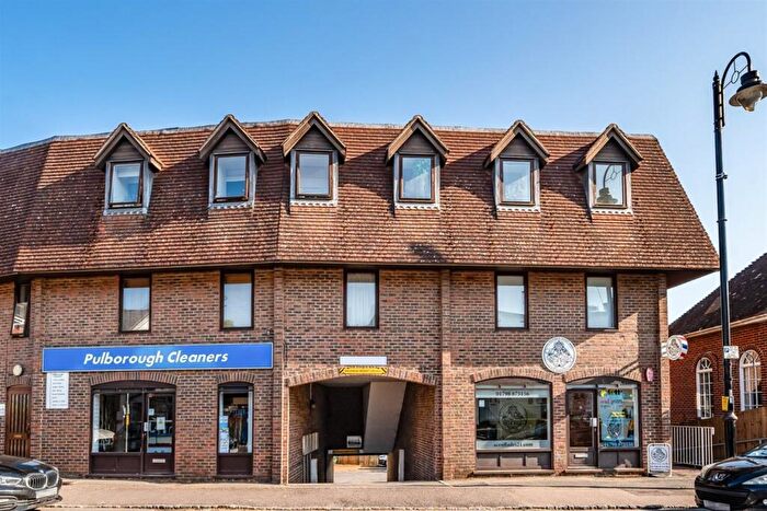 2 Bedroom Flat To Rent In Lower Street, Pulborough, RH20