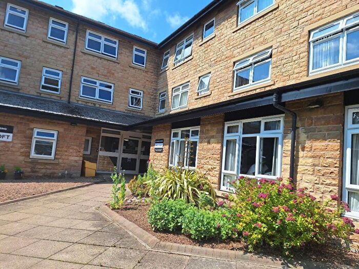 1 Bedroom Flat To Rent In Crescent Road, Huddersfield, West Yorkshire, HD2