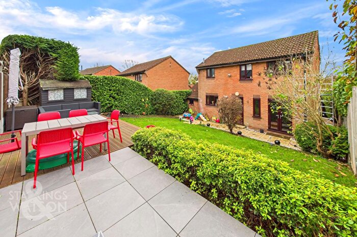 3 Bedroom Detached House For Sale In Oakdale Road, Brundall, Norwich, NR13