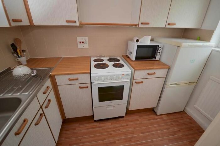 1 Bedroom Flat To Rent In St Clements Court, South Kirkby, Pontefract, WF9