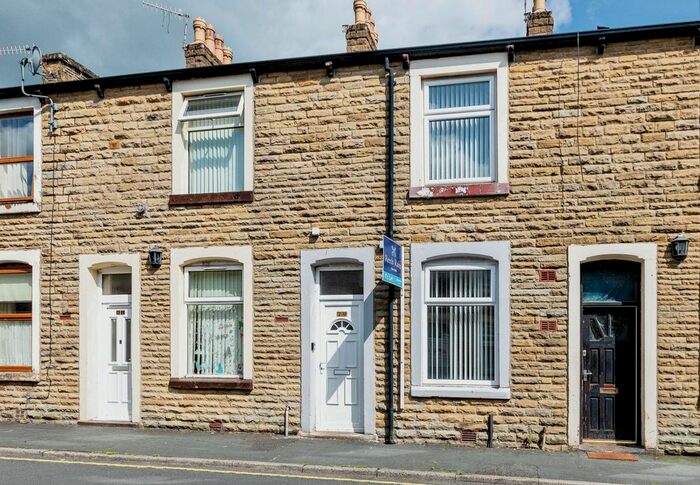 2 Bedroom End Of Terrace House To Rent In Leyland Road, Burnley, BB11