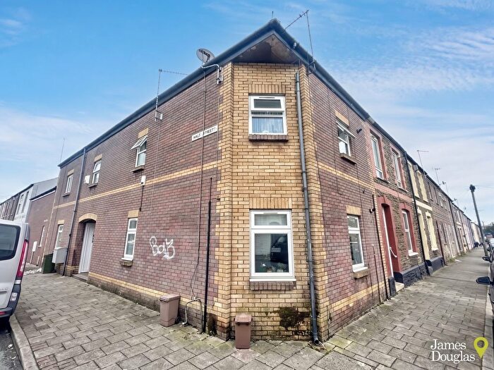 2 Bedroom Flat For Sale In Railway Street, Splott, Cardiff, CF24