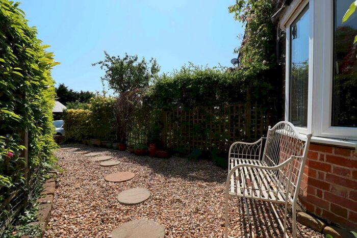 2 Bedroom Apartment For Sale In St. Nicholas Yard, Fyfield, SN8